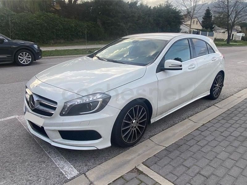 Usado Mercedes A180 AMG line 109 CV (80 kW) 2014 Blanco Berlina