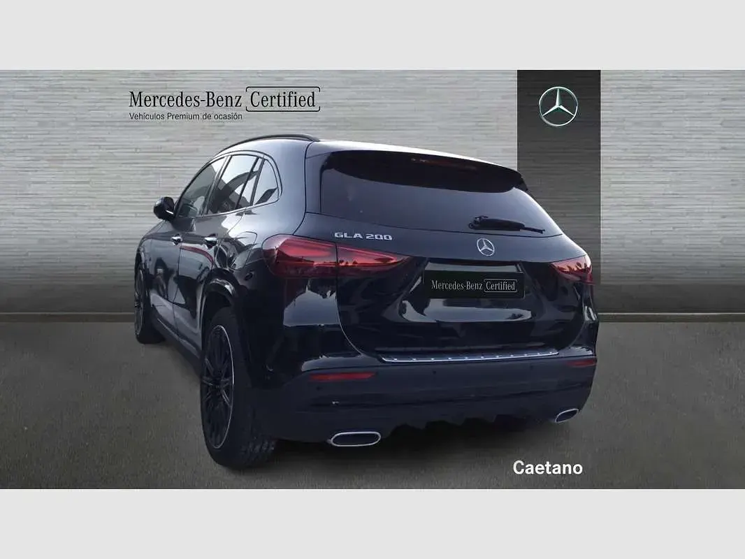 Usado Mercedes GLA200 163 CV (119 kW) 2025 Negro SUV