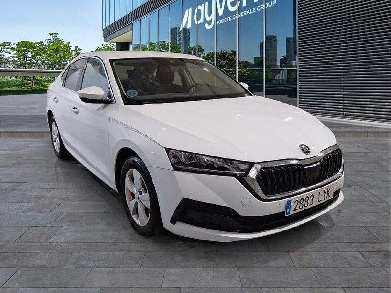 Usado Skoda Octavia Ambition 115 CV (84 kW) 2022 Blanco Berlina