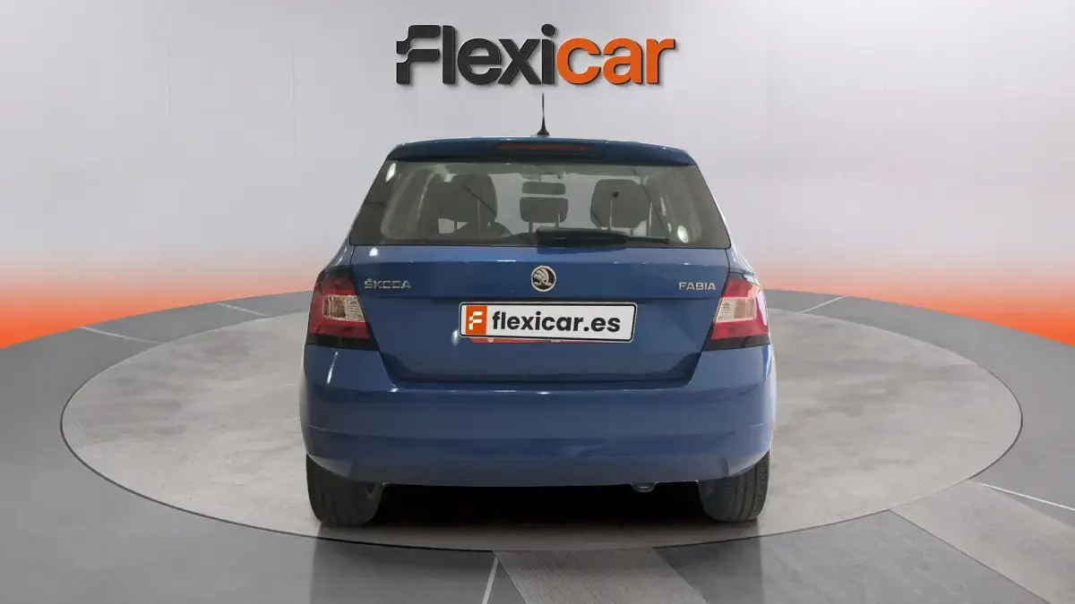 Usado Skoda Fabia Active 75 CV (55 kW) 2018 Azul Berlina