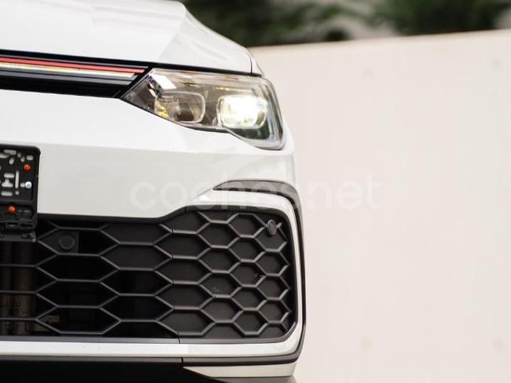 Usado VW Golf VIII GTI 245 CV (180 kW) 2023 Blanco Berlina