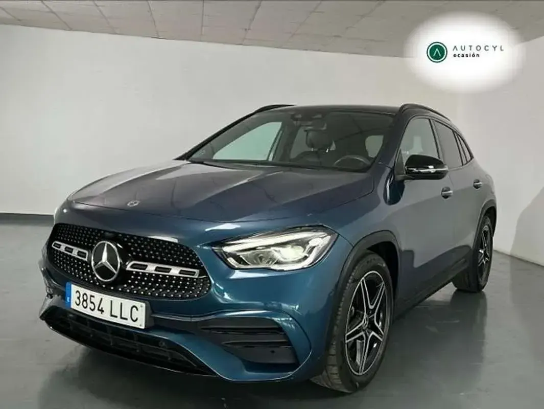 Käytetty Mercedes GLA200 150 HP (110 kW) 2020 Sininen Katumaasturi