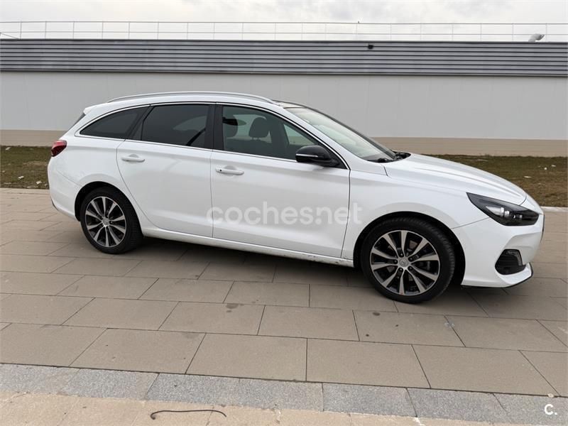 Blanco Usado 2019 Hyundai i30 Familiar | 12.450 € (Precio justo) - Imagen 1/4