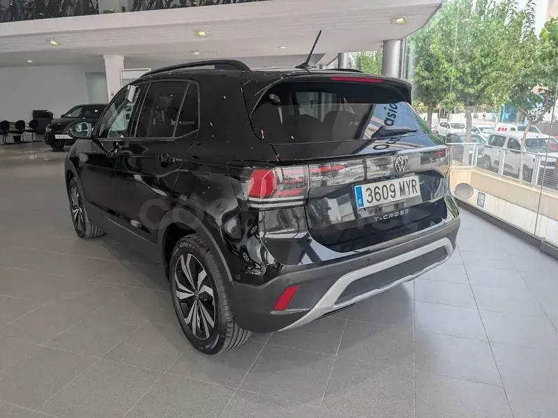Usado VW T-Cross Life 115 CV (84 kW) 2025 Negro SUV