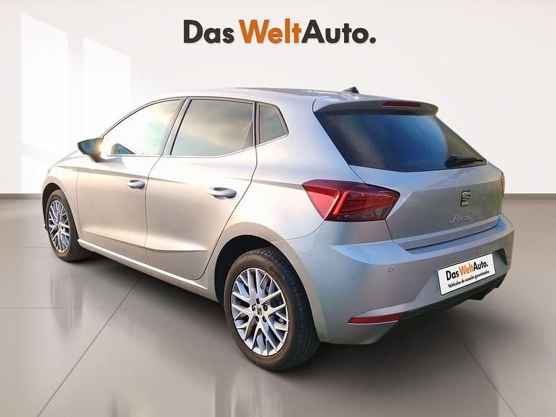 Usado Seat Ibiza 116 CV (85 kW) 2024 Gris Utilitario