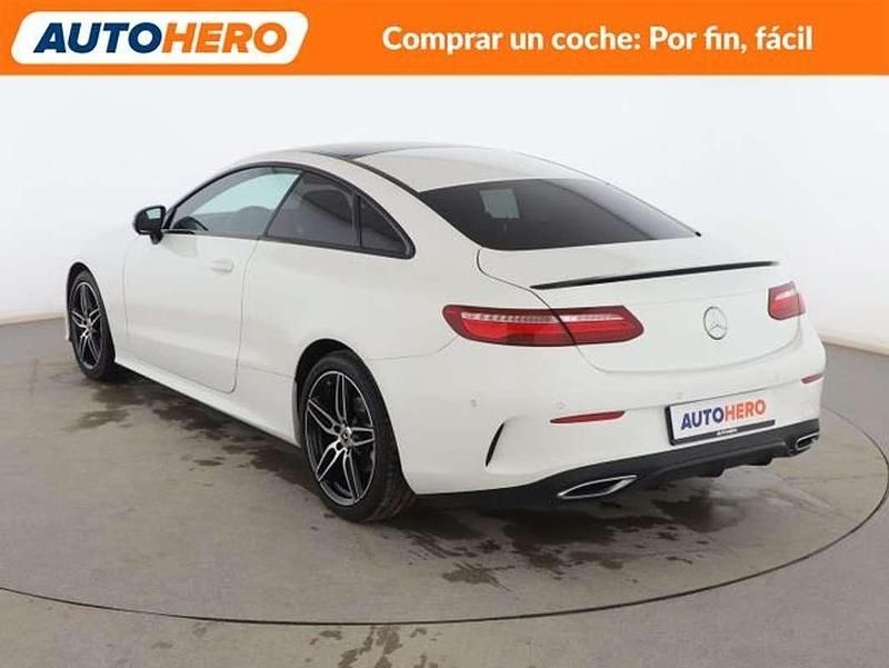 Usado Mercedes E220 AMG line 196 CV (144 kW) 2020 Blanco Coupe