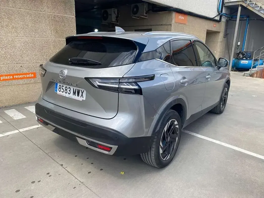 Używany Nissan Qashqai N-Connecta 141 KM (103 kW) 2024 Srebrny SUV