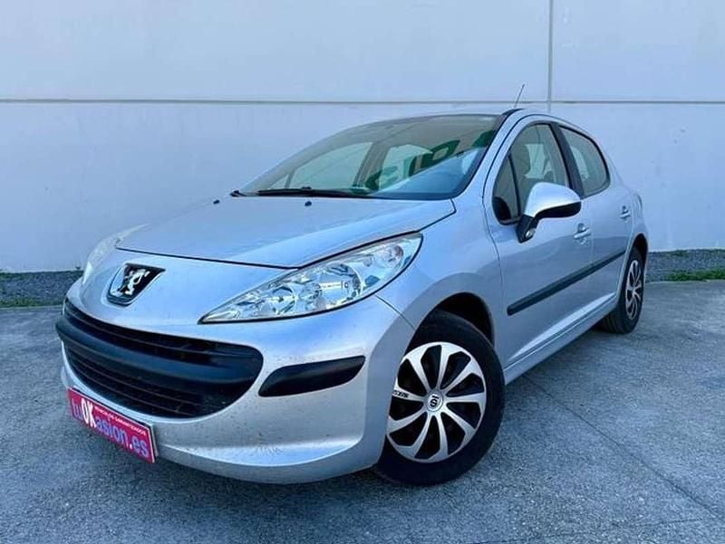 Usado Peugeot 207 90 CV (66 kW) 2007 Plateado Utilitario