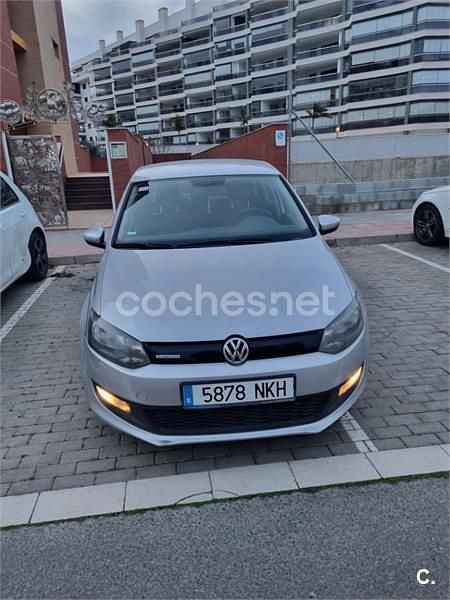 Usado VW Polo 75 CV (55 kW) 2012 Gris / plata Berlina