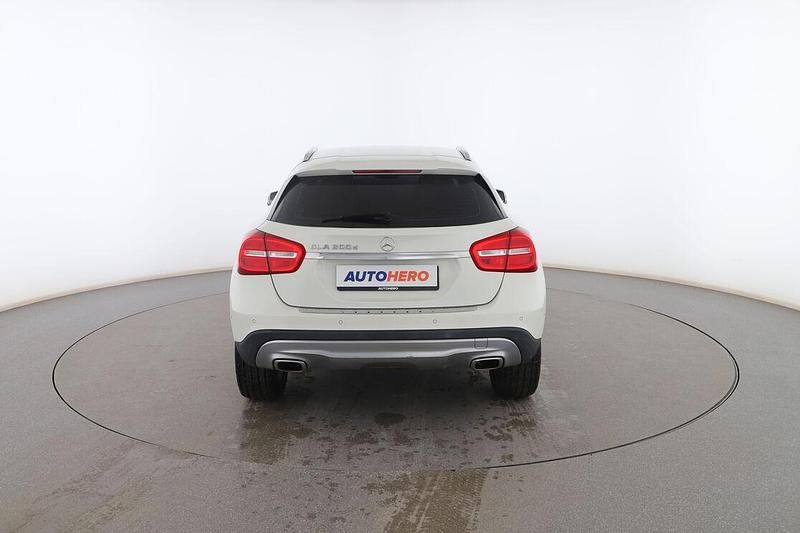 Usado Mercedes GLA200 Urban 135 CV (99 kW) 2016 Blanco SUV