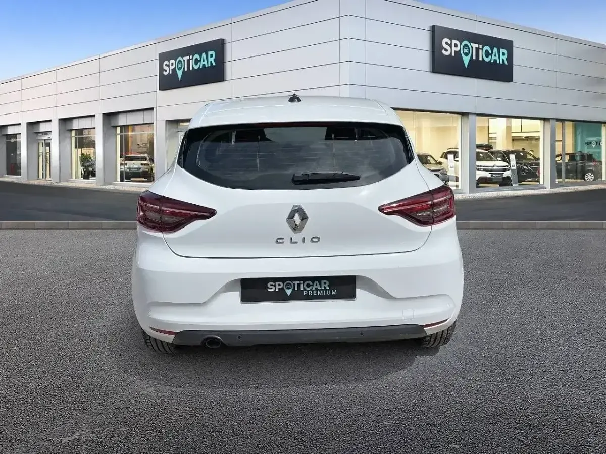 Usado Renault Clio Techno 100 CV (73 kW) 2022 Blanco Utilitario