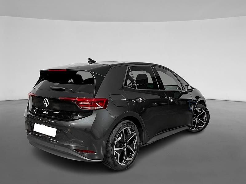 Usado VW ID.3 Pro 106 kW (145 CV) 2023 Gris manganeso metalizado con techo negro Utilitario