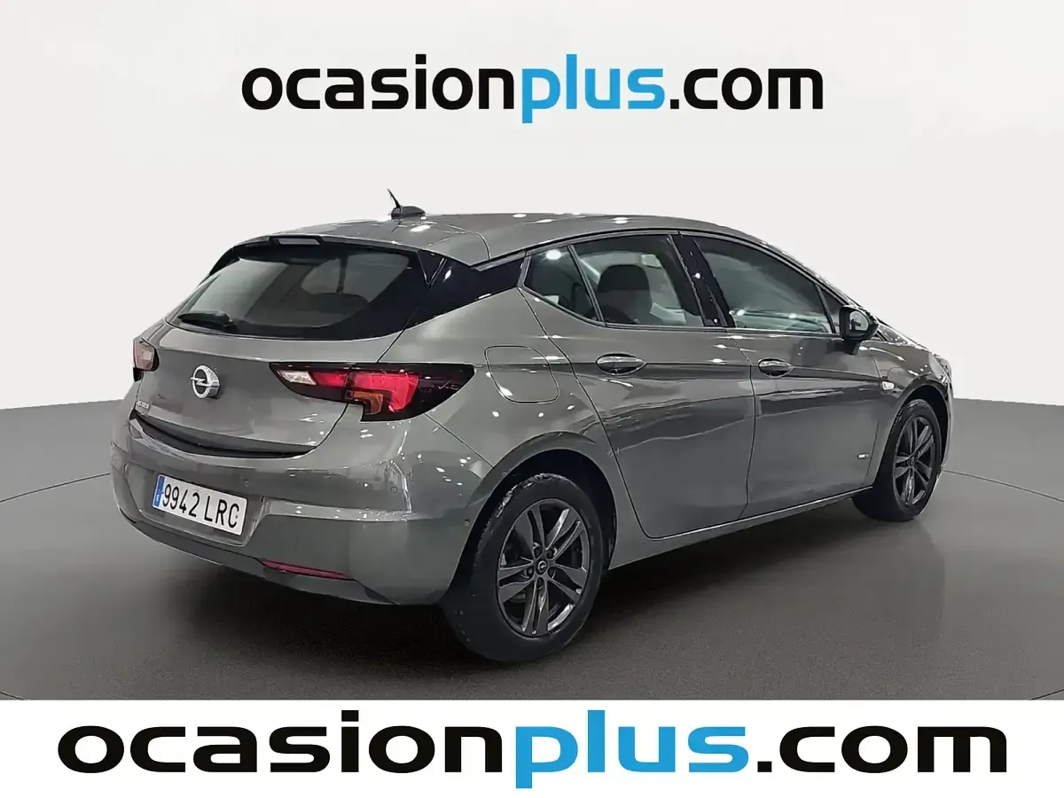 Usado Opel Astra Design & Tech 122 CV (89 kW) 2021 Gris Berlina