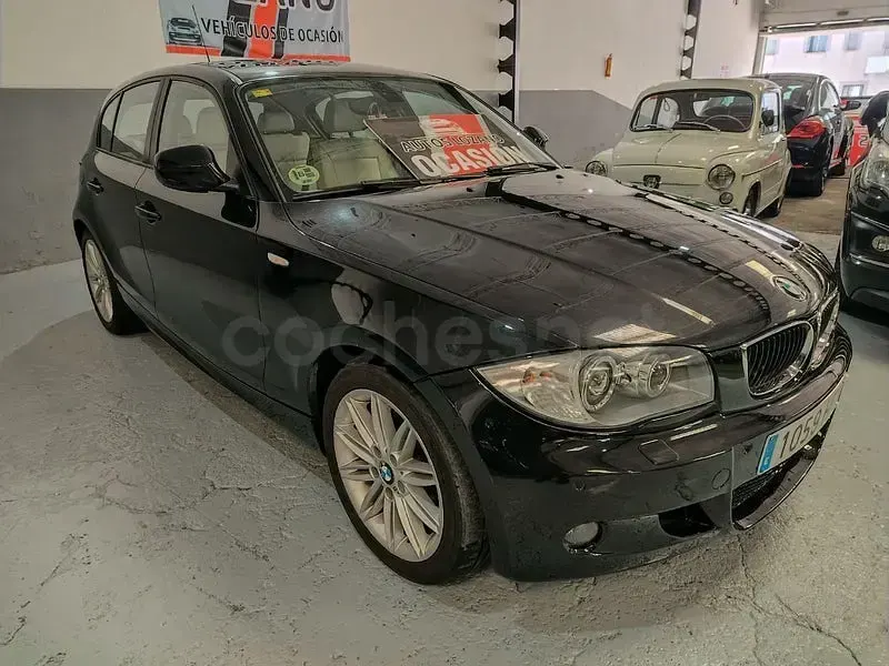 Usado BMW 116 Sport Line 116 CV (85 kW) 2011 Negro Utilitario