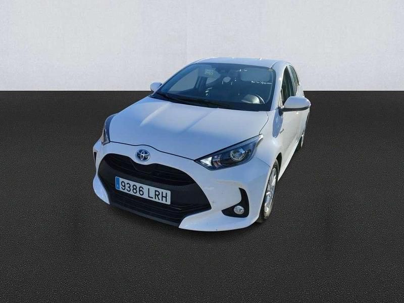 Blanco Usado 2021 Toyota Yaris Hybrid Active Utilitario | 19.000 € (Un poco caro) - Imagen 1/4