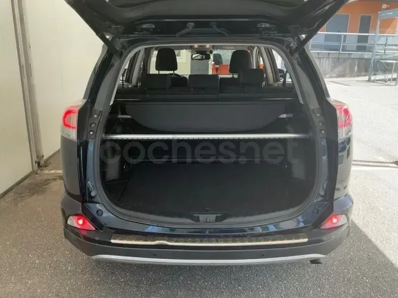 Usado Toyota RAV4 Hybrid Advance 197 CV (144 kW) 2018 Azul SUV