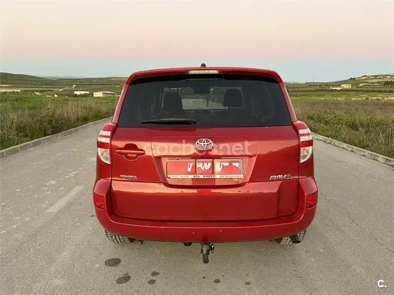 Usado Toyota RAV4 Executive 150 CV (110 kW) 2011 Granate SUV