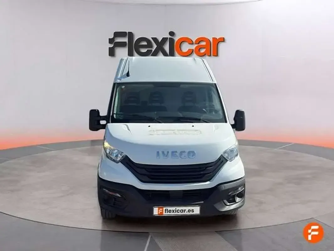 Usado Iveco Daily 156 CV (114 kW) 2023 Blanco Van