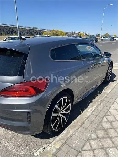 Usado VW Scirocco R-line 180 CV (132 kW) 2017 Gris / plata Coupe