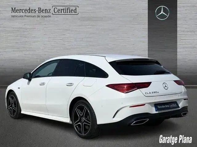 Usado Mercedes CLA250e Shooting Brake 218 CV (160 kW) 2021 Blanco polar Familiar