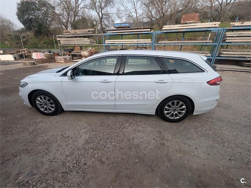 Usado Ford Mondeo Trend 150 CV (110 kW) 2019 Blanco Familiar