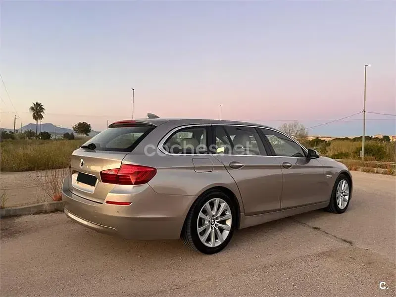 Usado BMW 520 Luxury Line 184 CV (135 kW) 2014 Beige Familiar