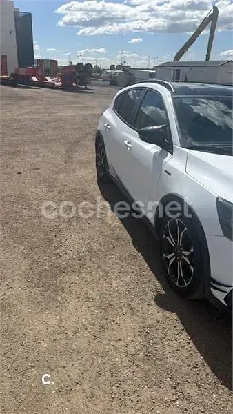 Usado Ford Focus Active X 120 CV (88 kW) 2020 Blanco Berlina