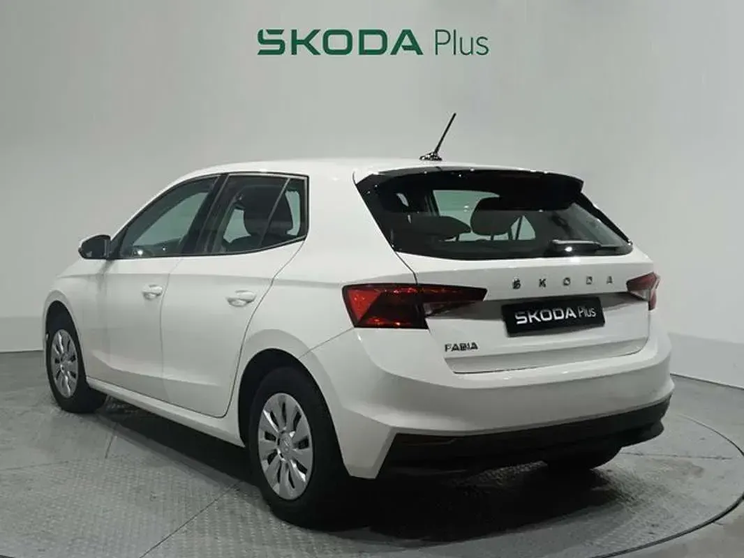 Usado Skoda Fabia Active 80 CV (58 kW) 2023 Blanco Utilitario