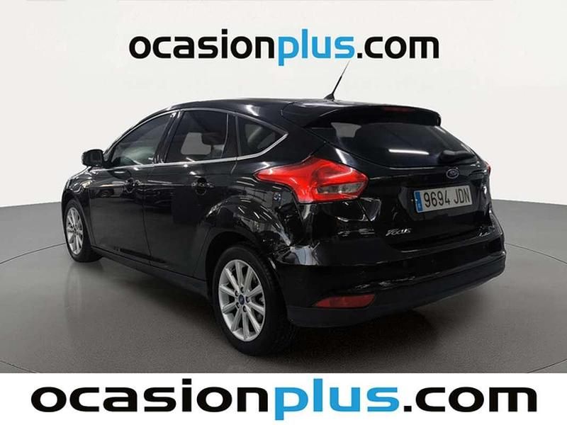 Usado Ford Focus 115 CV (84 kW) 2015 Negro Utilitario