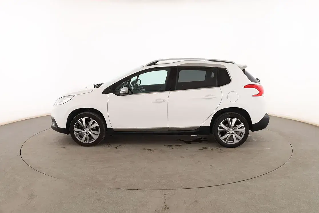 Usado Peugeot 2008 Allure 110 CV (80 kW) 2016 Blanco SUV