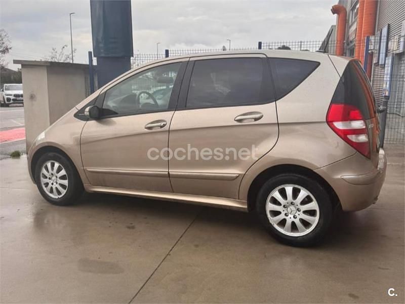 Usado Mercedes A170 Elegance 116 CV (85 kW) 2006 Beige Monovolumen