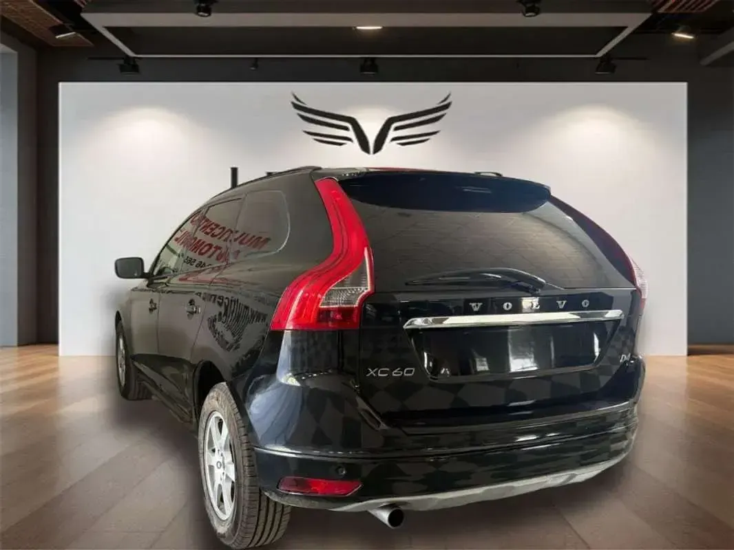 Usado Volvo XC60 150 CV (110 kW) 2016 Negro SUV