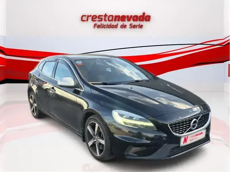 Usado Volvo V40 Plus 152 CV (111 kW) 2019 Negro Utilitario