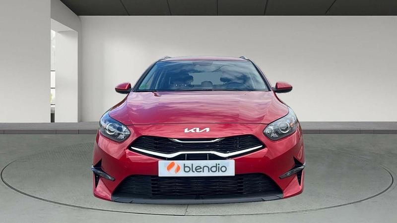 Usado Kia Ceed 120 CV (88 kW) 2024 Rojo Utilitario