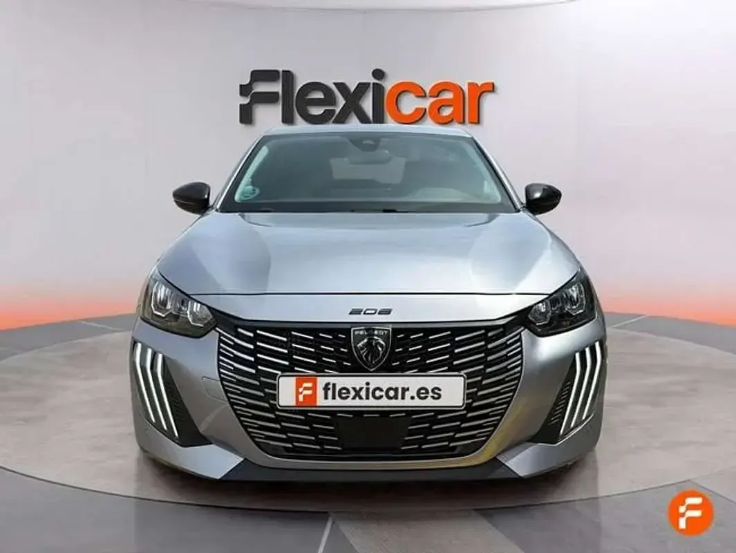 Usado Peugeot 208 Allure 101 CV (74 kW) 2025 Gris Utilitario