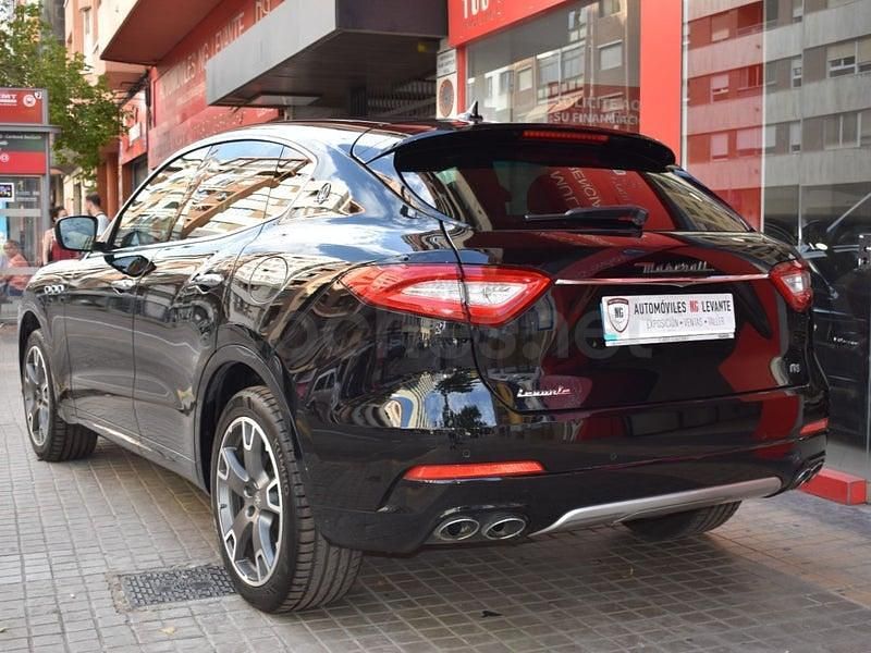 Usado Maserati Levante 275 CV (202 kW) 2017 Negro SUV
