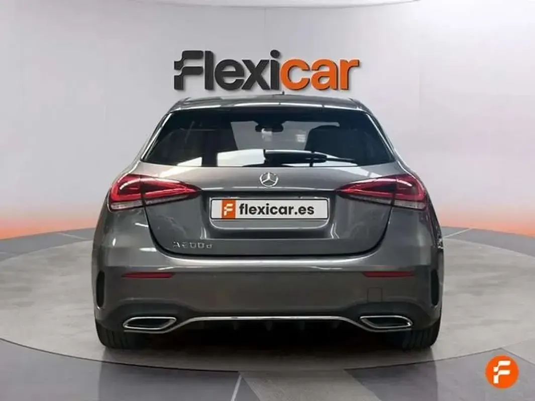 Usado Mercedes A200 150 CV (110 kW) 2020 Gris Berlina