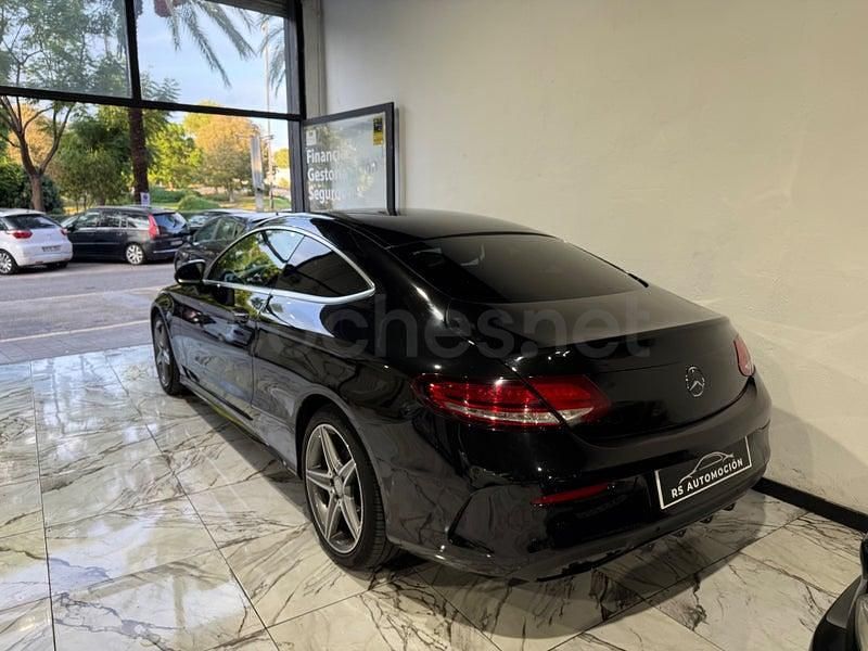 Usado Mercedes C220 AMG line 170 CV (125 kW) 2016 Negro Coupe