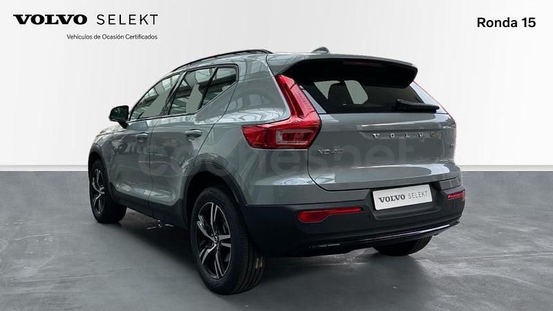 Nuevo Volvo XC40 Plus 163 CV (119 kW) 2025 Gris / plata SUV