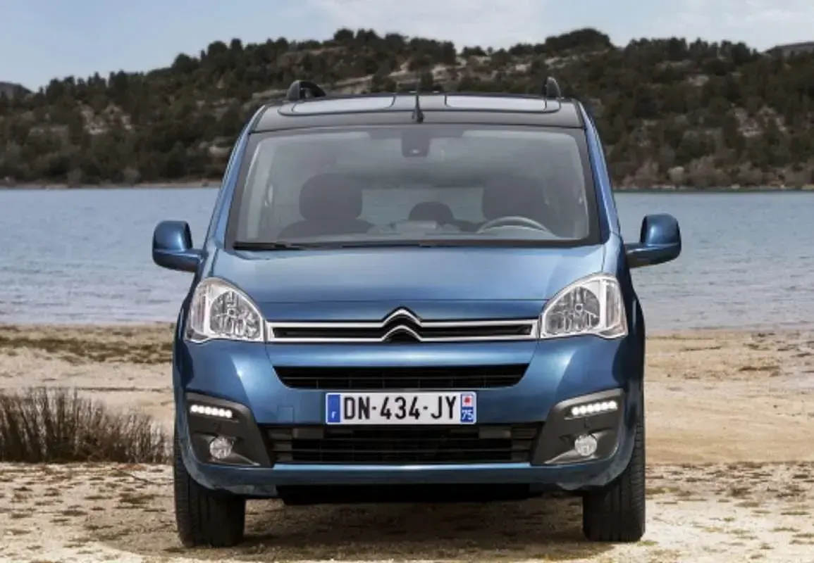 Usado Citroën e-Berlingo PureTech 110 CV (80 kW) 2016 Marrón Monovolumen