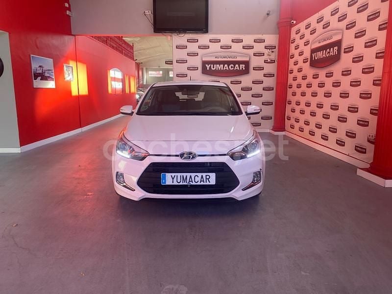 Blanco Usado 2016 Hyundai i20 Berlina | 9900 € (Precio justo) - Imagen 1/4