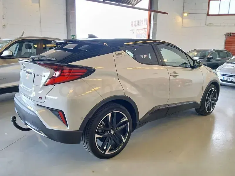Käytetty Toyota C-HR Sport 184 HP (135 kW) 2022 Valkoinen Katumaasturi