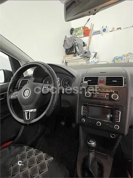 Usado VW Touran Edition 105 CV (77 kW) 2011 Gris / plata Monovolumen