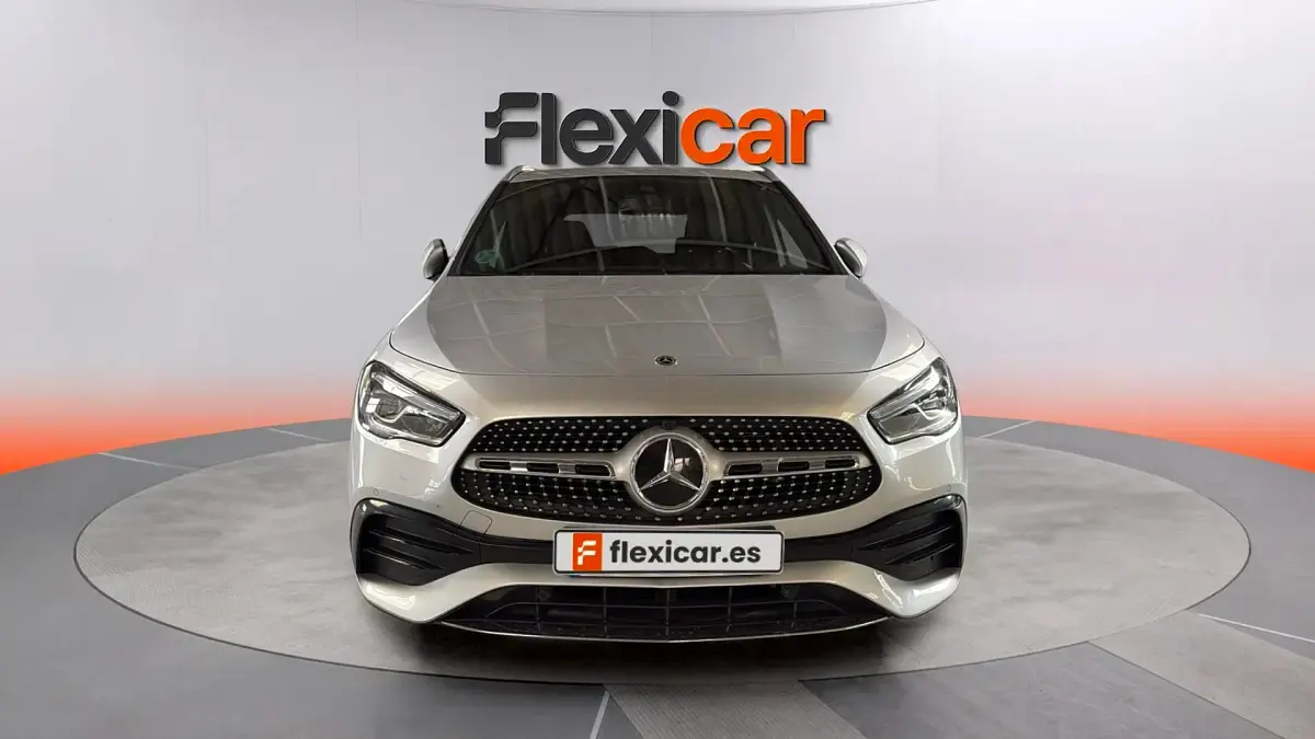 Usado Mercedes GLA180 122 CV (89 kW) 2020 Gris SUV