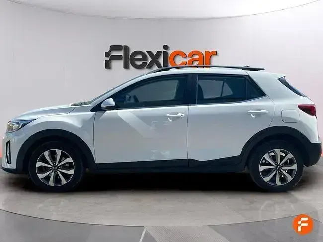 Usado Kia Stonic Plus 100 CV (73 kW) 2021 Blanco SUV