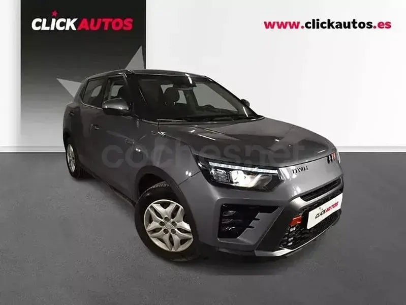 Usado SsangYong Tivoli 135 CV (99 kW) 2024 Gris / plata SUV