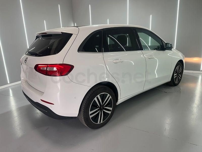 Usado Mercedes B200 150 CV (110 kW) 2021 Blanco Monovolumen