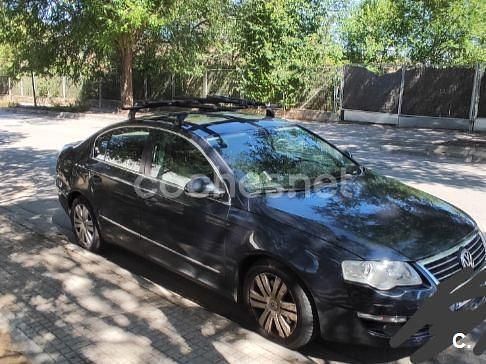 Azul Usado 2005 VW Passat Highline Berlina | 2800 € (Buen precio) - Imagen 1/4