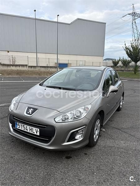 Usado Peugeot 308 Access 98 CV (72 kW) 2012 Beige Berlina