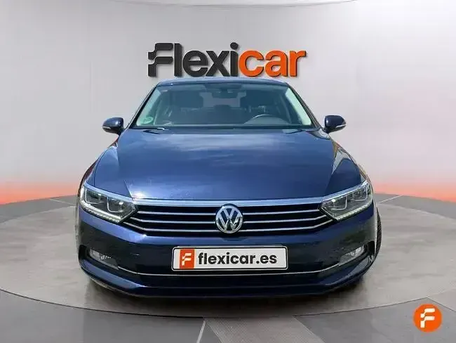 Usado VW Passat Advance 150 CV (110 kW) 2017 Azul Berlina